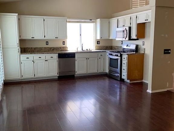 3rd image of 27752 Kristin Ln