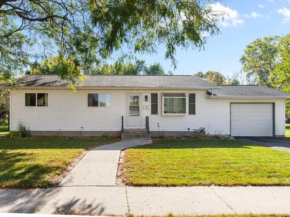 586 E 2nd St, Fond Du Lac, WI 54935