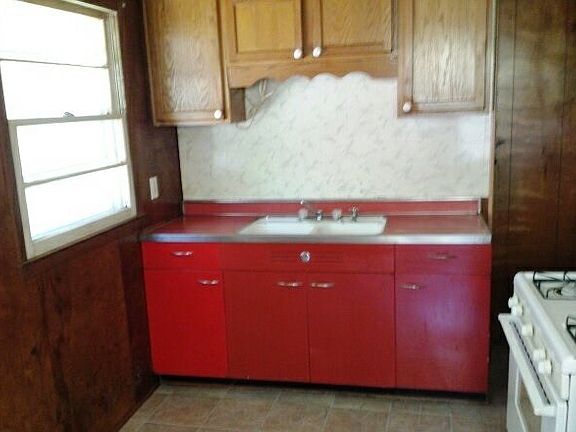 3rd image of 1024 Irving Ave