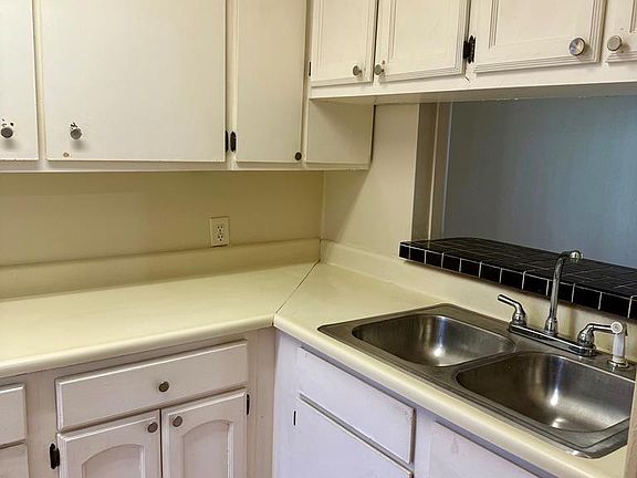 3rd image of 1900 E Elizabeth St Unit 6007