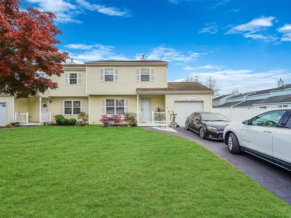 21 Elm Street, Central Islip, NY 11722