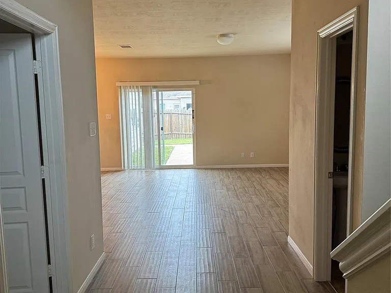 8127 Almera Falls Dr — Photo 3