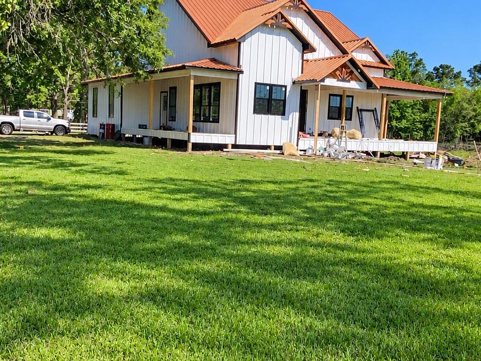 1st image of 2710 Louis Rd