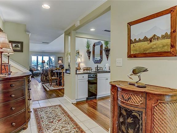 2nd image of 2219 Boxwood Ln #2219