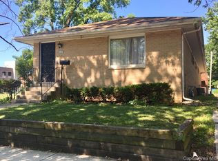 1001 N 2nd St, Springfield, IL 62702