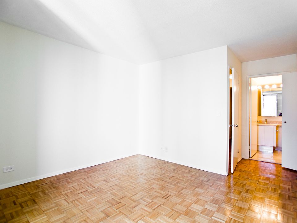 1st image of 250 E 40th St APT 33B