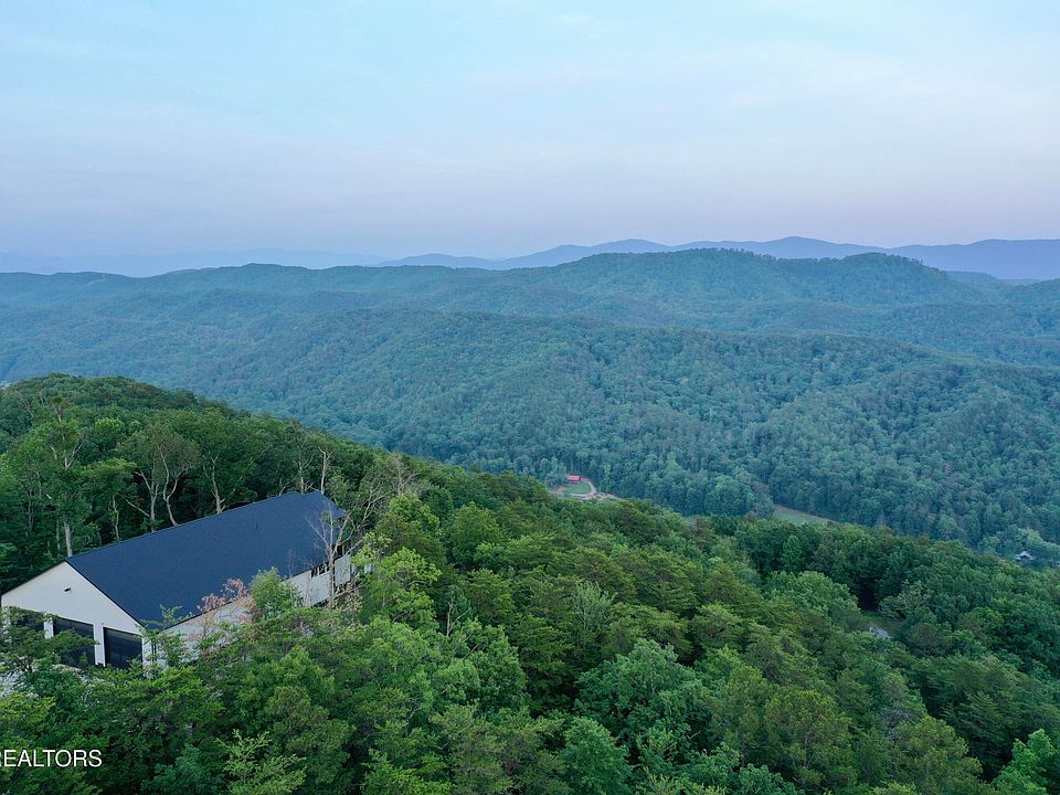 4th image of 550 Steer Creek Rd