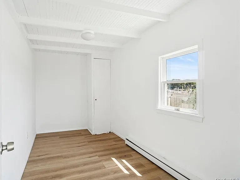 35 Gardners Ln — Photo 12