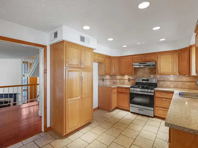 9000 Vanalden Ave #127 — Photo 35