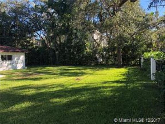 4th image of 4733 Santa Maria St #L4733