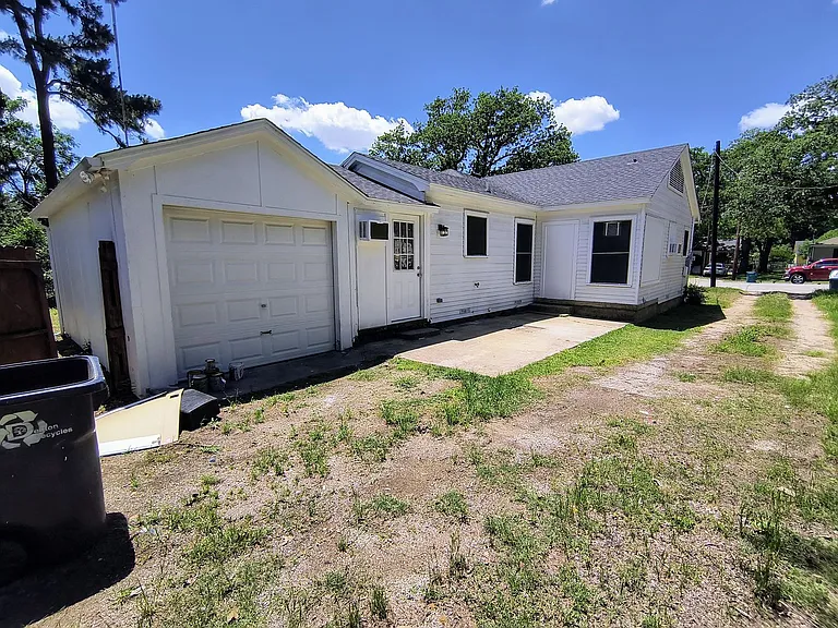 2304 Palmer Dr — Photo 26