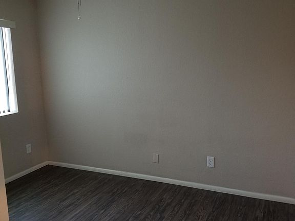 3rd image of 1823 E Hedrick Dr