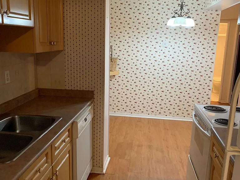 3100 Kirwin Ave #1601 — Photo 3