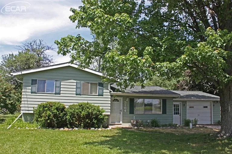 5164 Maple Ave photo 1