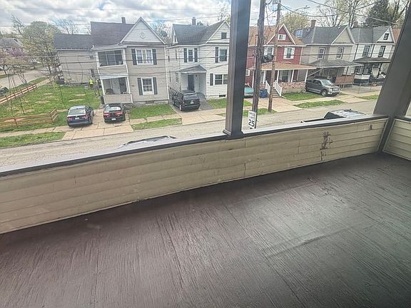 3rd image of 556-58 E 5th St #2