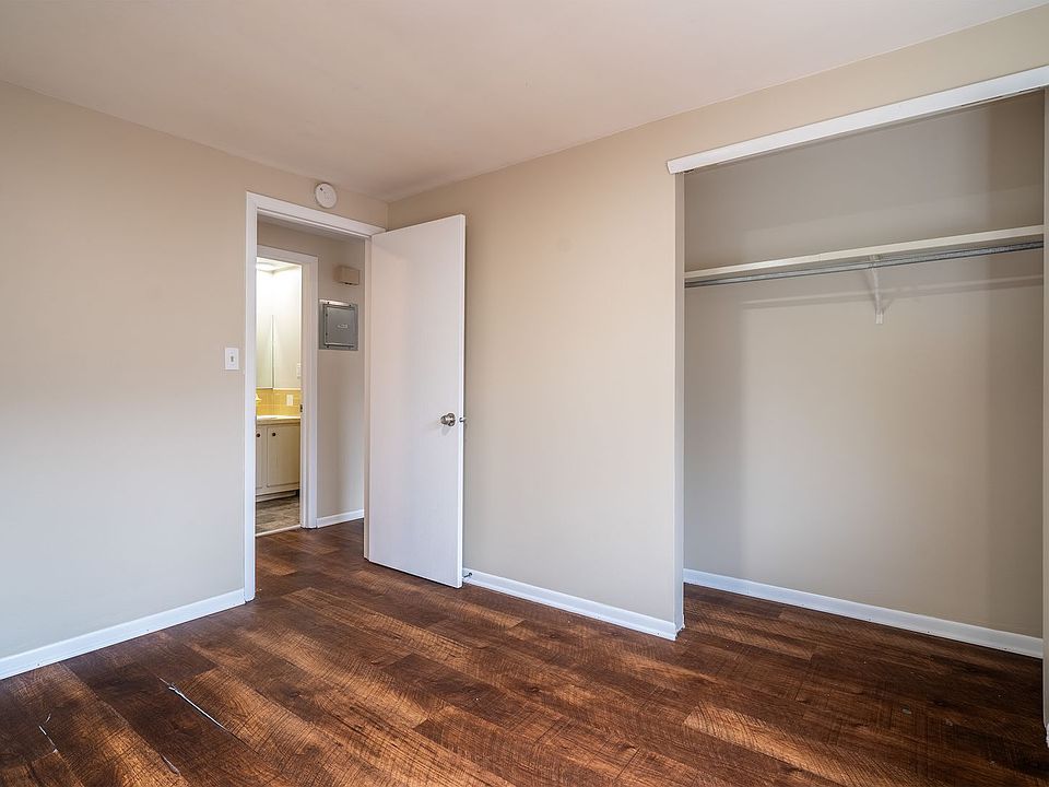 1st image of 222 Robert Dr APT 5