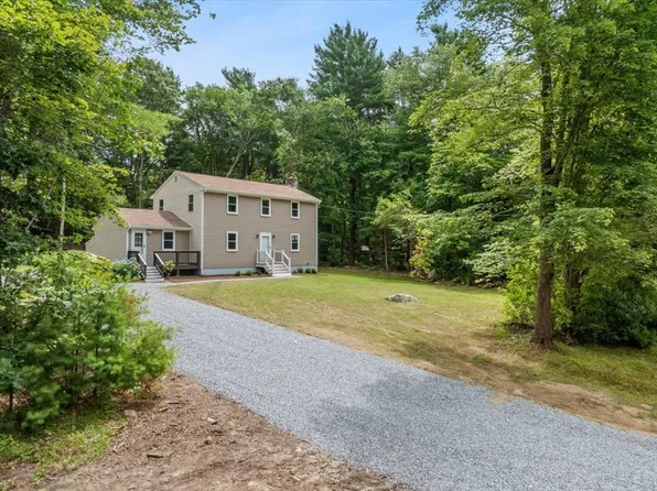 4 Simmons St, Assonet, MA 02702