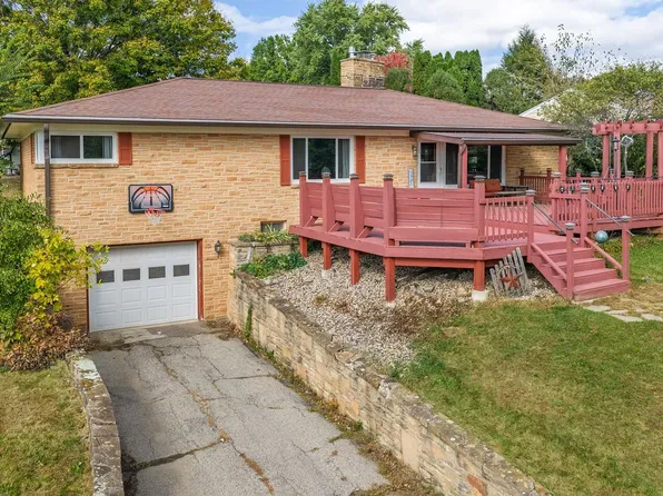 421 Roblee Rd, Baraboo, WI 53913