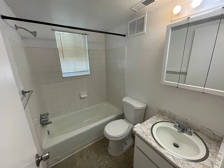 2707 S Adams Street — Photo 12