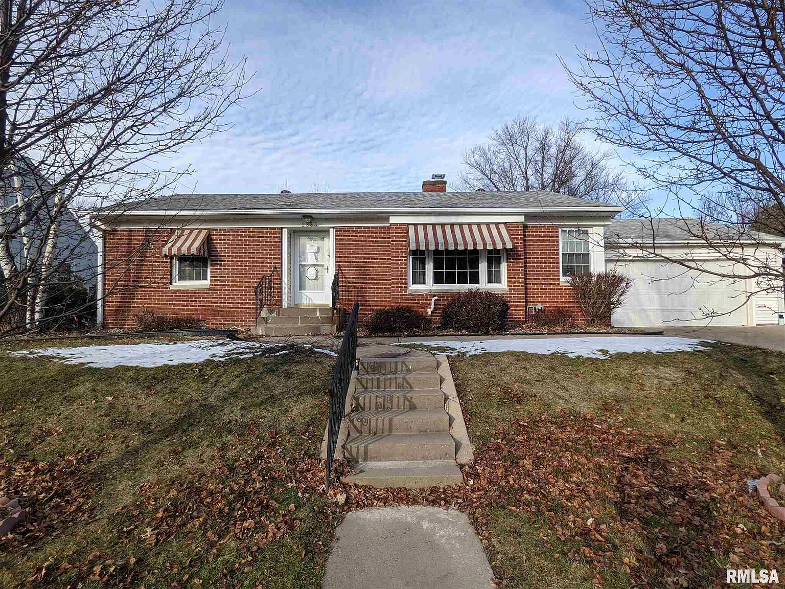 2833 25th Ave photo 1