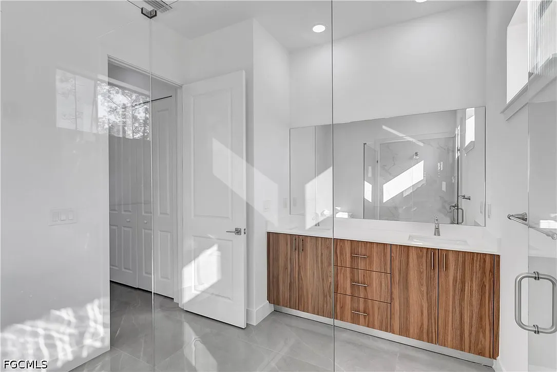 4 bed, 2.5 bath, 1885 sqft, $2,500 — Photo 4