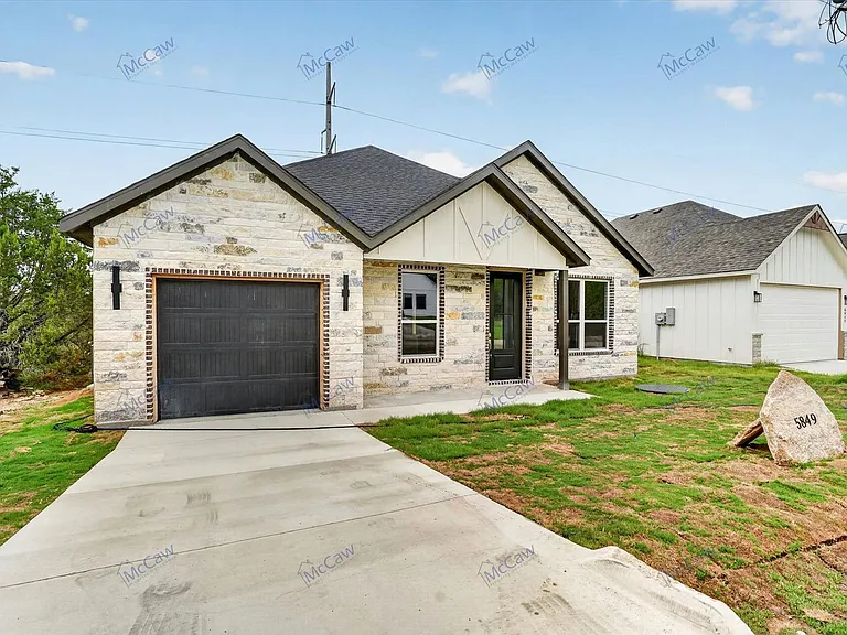 5849 Black Pine Cir — Photo 2