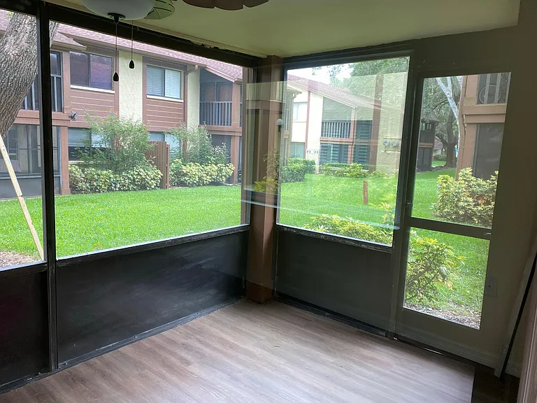 506 Duxbury Ct #B — Photo 11