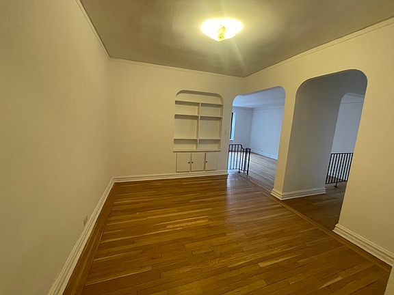 5th image of 3200 Fairfield Ave #6H