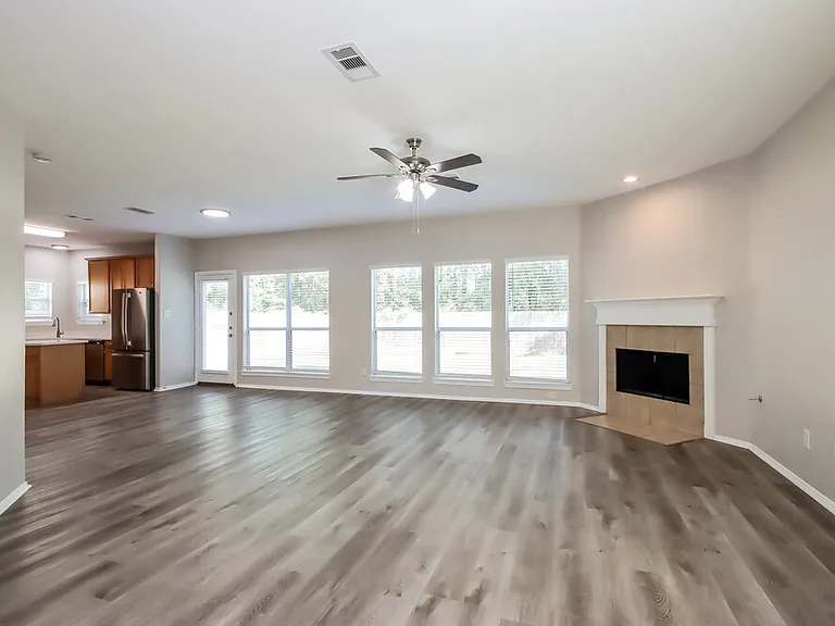 1089 Shadow Glenn Dr — Photo 4