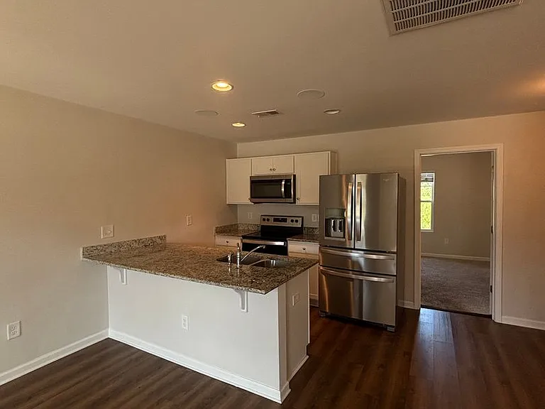 125 Adger Rd — Photo 2