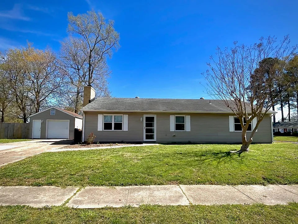 1301 Bramblewood Ct