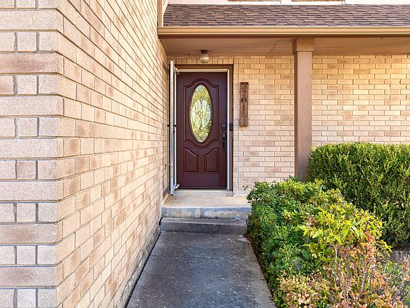 4th image of 3701 Whitefield Sq