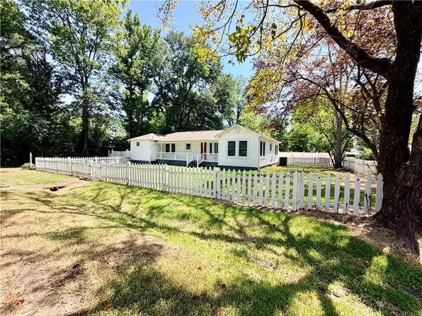 223 S Galveston Ave, Russellville, AR 72801