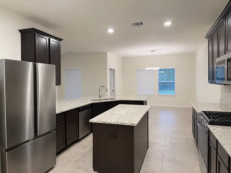 3311 Passage Ln — Photo 4