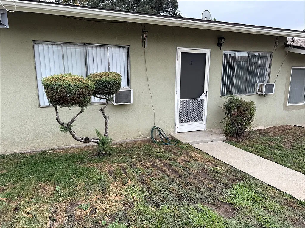 2 bed, 775 sqft, $2,300 — Photo 3