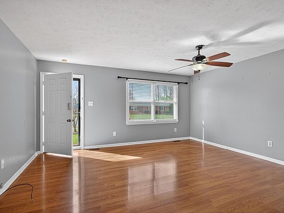 2nd image of 601 Edgewood Dr