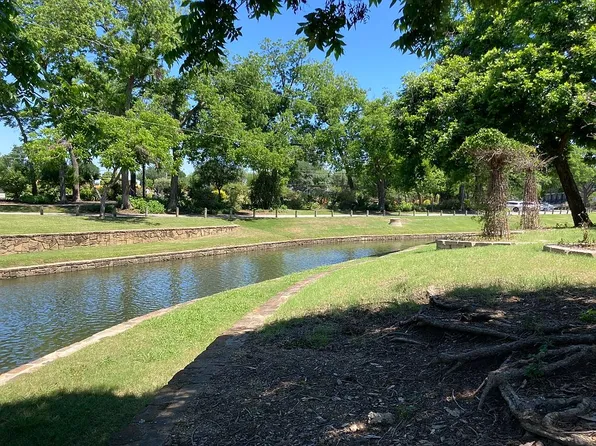 12821 Epps Field Rd, Farmers Branch, TX 75234