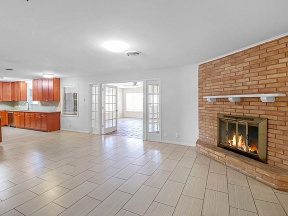 4th image of 5554 Beechnut St