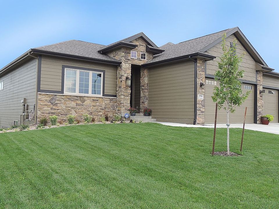 1st image of 2911 NW Sharmin Dr