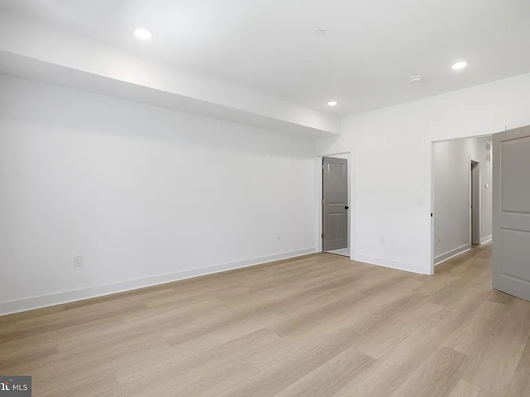 3931 Fairmount Ave #3 — Photo 3