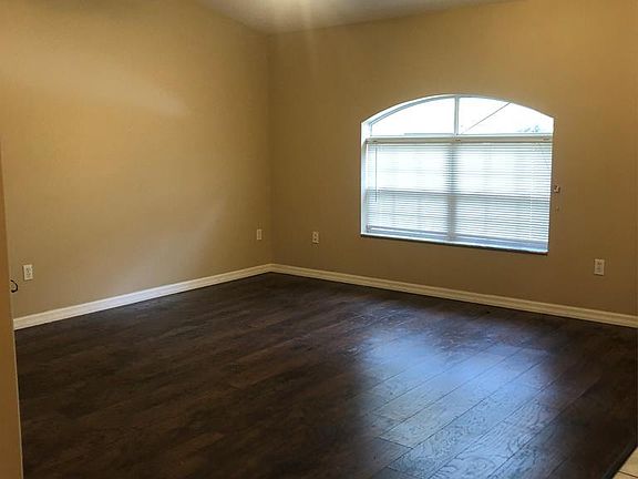 4th image of 20 Richland Ln