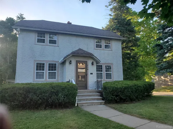 358 W Iroquois Rd, Pontiac, MI 48341