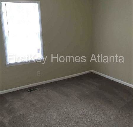 3rd image of 3335 Kendal Ct