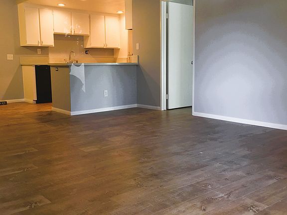 4th image of 227 Woodland Pkwy Unit 263