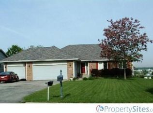 7730 Hawks View Dr, Machesney Park, IL 61115