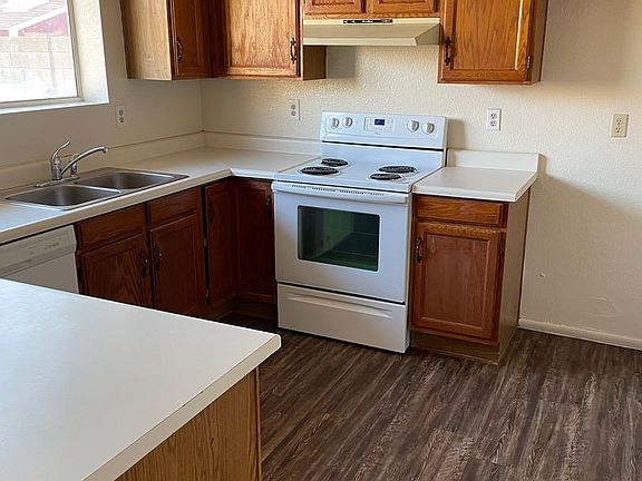 5th image of 6235 E Fairfield St