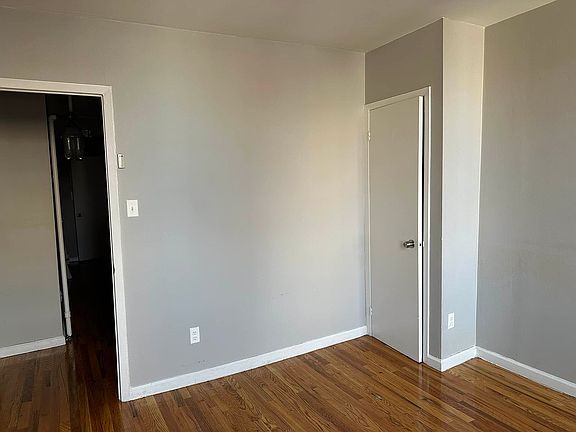 5th image of 139 E 110th St APT 52