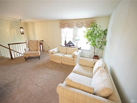 4th image of 3981 Cozycroft Dr