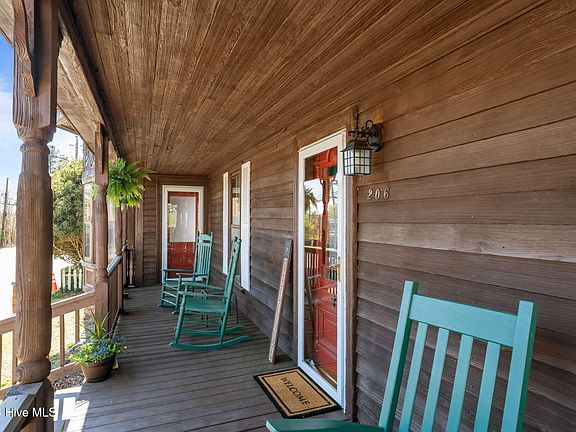 3rd image of 206 Dowd Road