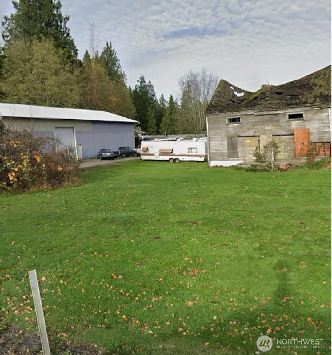 407 Lakewood Road photo 1